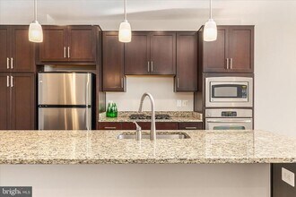 42211 Yancey Terrace in Ashburn, VA - Building Photo - Building Photo