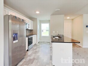 205 Tractor Pl in Willow Spring, NC - Foto de edificio - Building Photo