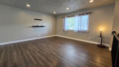 3933 W Tuscaloosa Way in West Jordan, UT - Building Photo - Building Photo