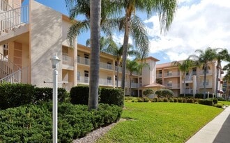 9620 Club S Cir in Sarasota, FL - Building Photo