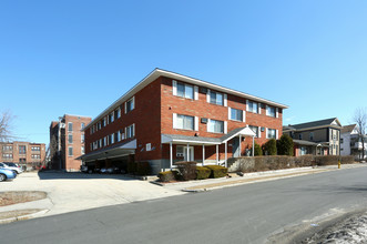 32 Myrtle Street Apartments in Manchester, NH - Building Photo - Building Photo