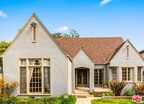 650 S Gretna Green Way in Los Angeles, CA - Building Photo