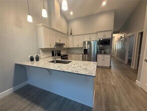 1088 NW 126 Way in Newberry, FL - Building Photo - Building Photo