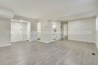 249 S 700 E in Salt Lake City, UT - Building Photo - Building Photo