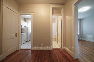 40 Quint Ave, Unit 15 in Boston, MA - Building Photo