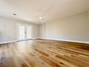 2216 S Clover Dr in Fayetteville, AR - Building Photo - Building Photo