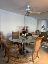 6302 Mineral Point Rd in Madison, WI - Foto de edificio - Building Photo