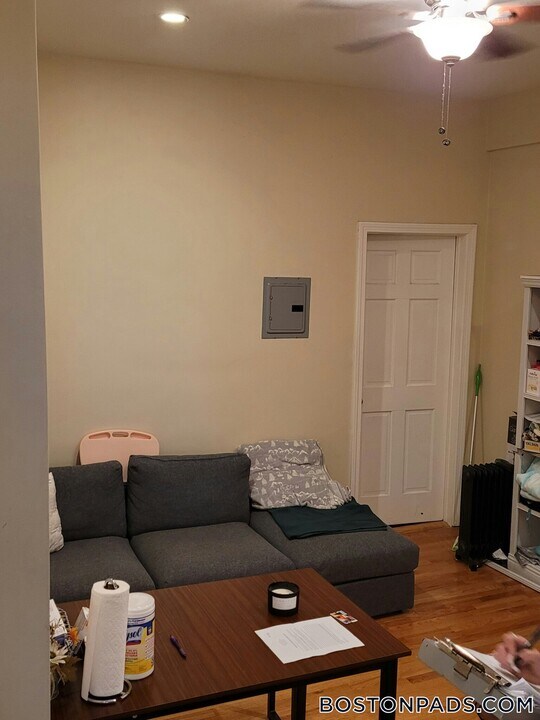 1189 Commonwealth Ave in Boston, MA - Building Photo