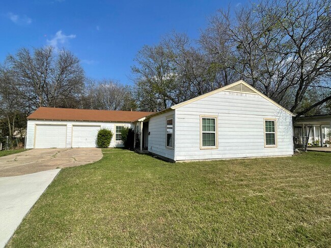 1611 Alamo Ave in Killeen, TX - Building Photo - Building Photo
