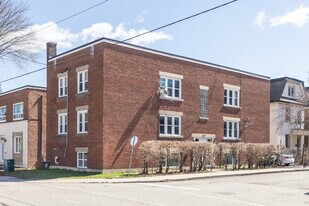 99 Blackburn Av in Ottawa, ON - Building Photo