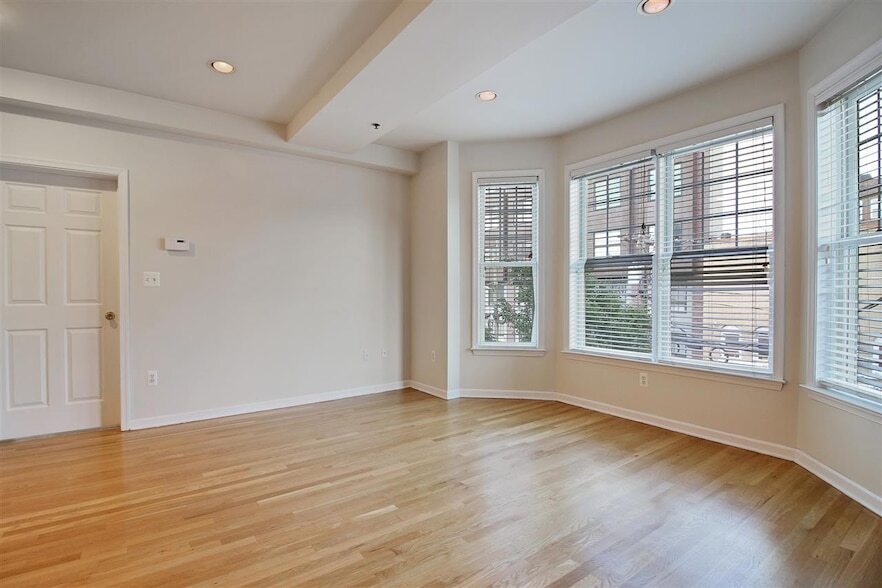 704 Clinton St, Unit 3D in Hoboken, NJ - Building Photo