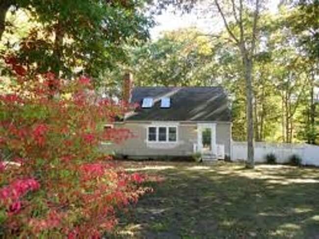 property at 14 Lan Rd