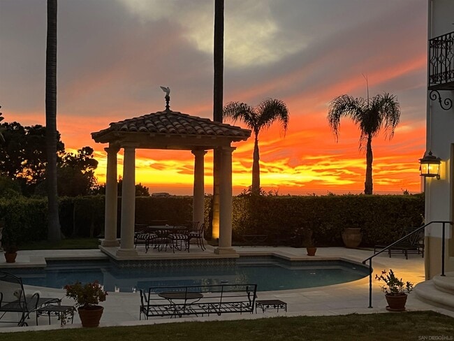 property at 6692 La Jolla Scenic S Dr