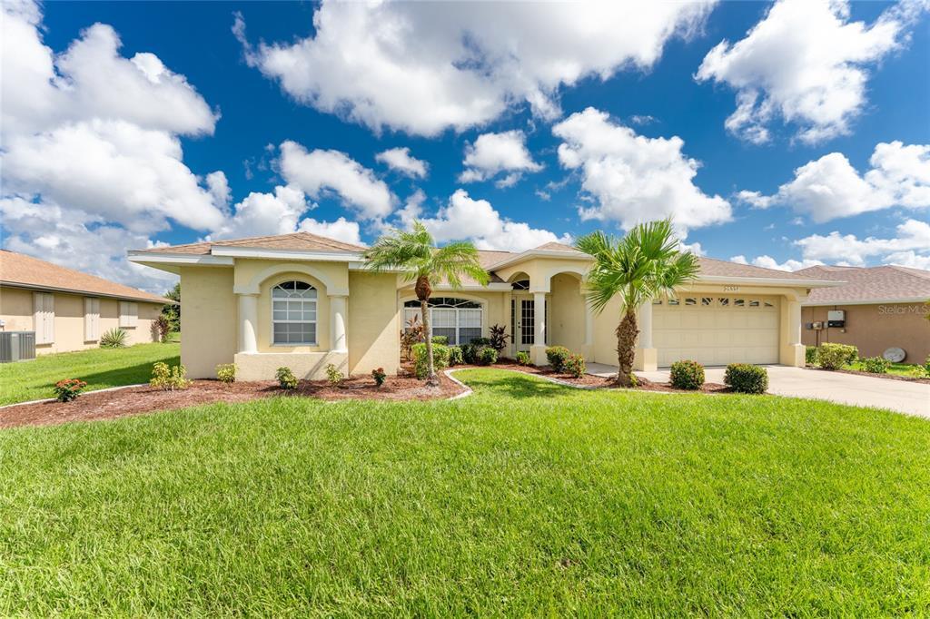 25334 Narwhal Ln in Punta Gorda, FL - Foto de edificio