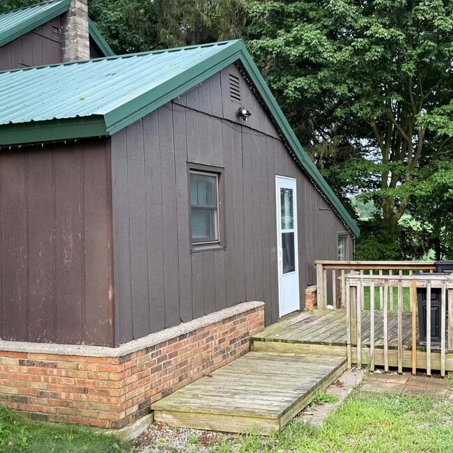1798 M-37 in Middleville, MI - Building Photo - Building Photo