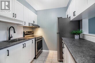 212-212 Viewmount Dr in Ottawa, ON - Building Photo - Building Photo