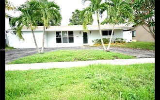 4721 W Park Rd in Hollywood, FL - Building Photo