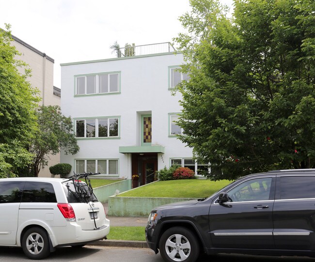 Alfran Manor in Vancouver, BC - Building Photo - Primary Photo