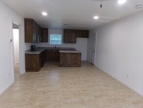 105 Elm St in Cibolo, TX - Building Photo - Building Photo