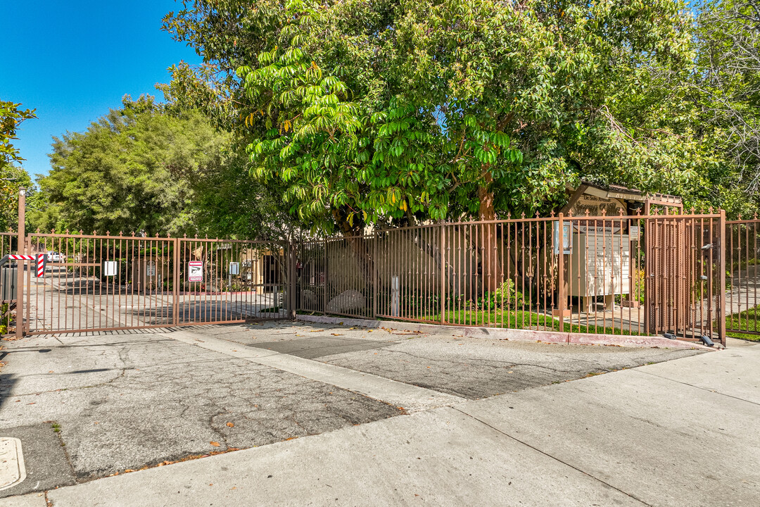 Sierra Villas in Chatsworth, CA - Building Photo