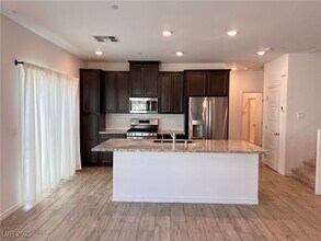 7346 N Decatur Blvd in Las Vegas, NV - Building Photo - Building Photo