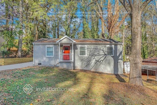 300 Banberry Dr SE in Atlanta, GA - Building Photo