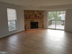 1722 McNelis Dr in Southampton, PA - Building Photo - Building Photo