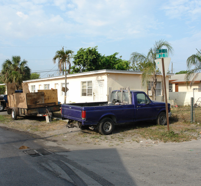 2122 NW 7th Ct in Fort Lauderdale, FL - Building Photo - Building Photo