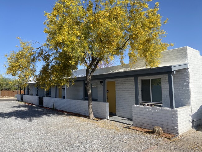 2432-2442 N Geronimo Ave in Tucson, AZ - Building Photo - Building Photo