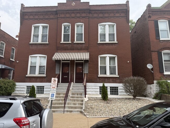 1945 Withnell Ave