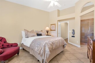 9800 Panorama Cliff Dr in Las Vegas, NV - Building Photo - Building Photo