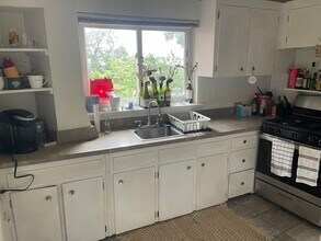 2016 Commonwealth Ave in Boston, MA - Building Photo - Building Photo