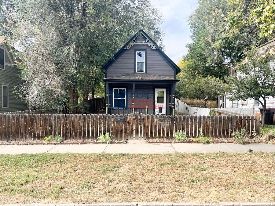 820 N Spruce St in Colorado Springs, CO - Building Photo