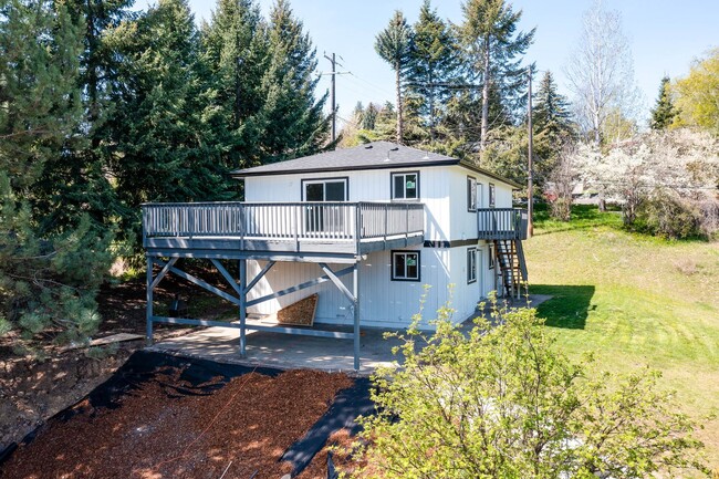 property at 815 SW State St