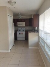 6 Manor Ct in Englewood, FL - Building Photo - Building Photo