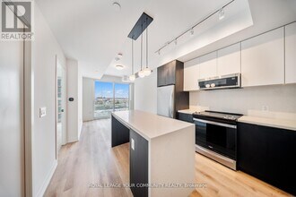 5 York Garden Wy in Toronto, ON - Building Photo - Building Photo