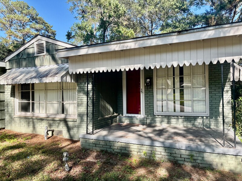 516 Northwest Ave in Mccomb, MS - Building Photo