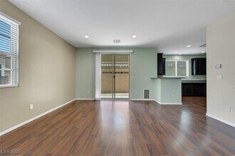7595 Peaceful Trellis Dr in Las Vegas, NV - Building Photo - Building Photo