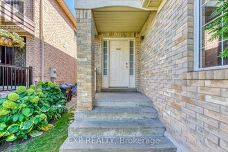 7135 Magistrate Terrace in Mississauga, ON - Building Photo - Building Photo
