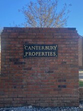 Canterbury Commons in Starkville, MS - Foto de edificio - Building Photo