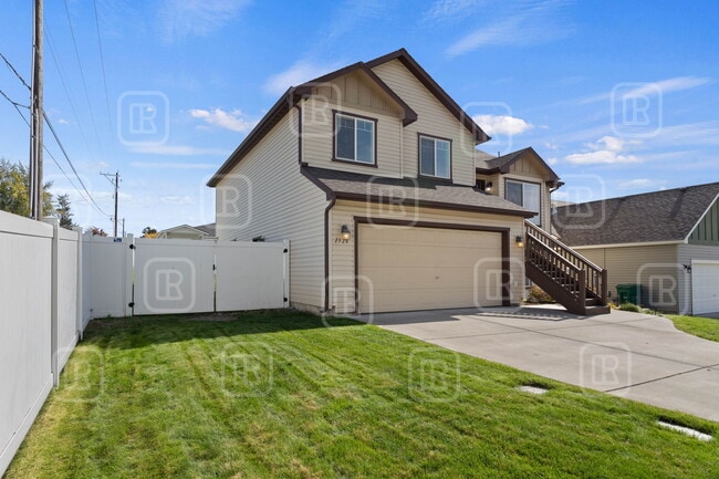 1526 N Coach Dr in Spokane Valley, WA - Building Photo - Building Photo