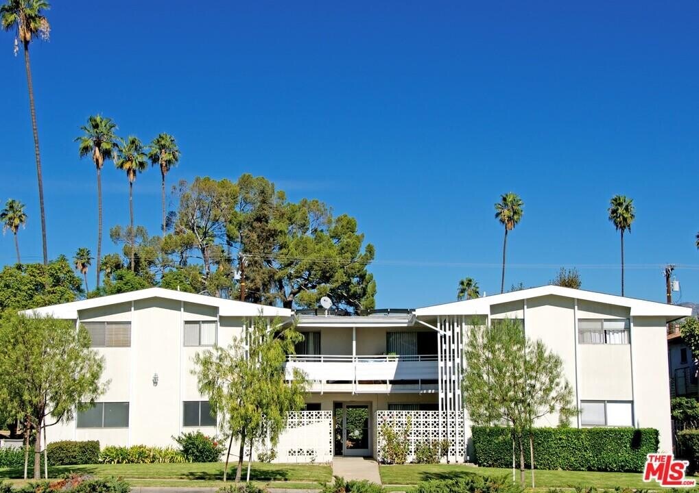 1700 Huntington Dr in South Pasadena, CA - Foto de edificio
