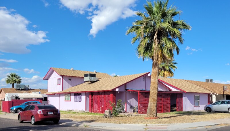 4202 E Darrel Rd-Unit -Master Bedroom in Phoenix, AZ - Building Photo