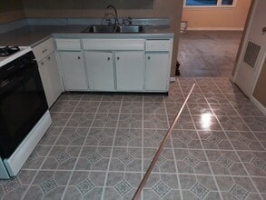 7107 Ethan Allen Way in Louisville, KY - Building Photo - Building Photo