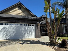 2554 E Lester Ave in Fresno, CA - Building Photo - Building Photo