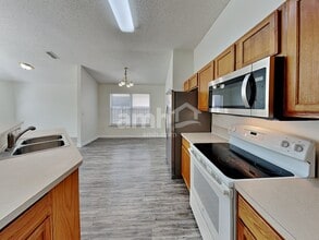 2735 Creek Ridge Dr in Green Cove Springs, FL - Building Photo - Building Photo