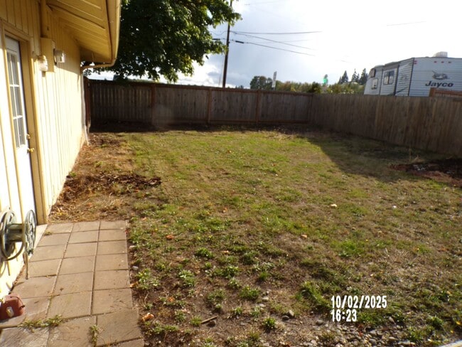 property at 5303 SW Willow Ave