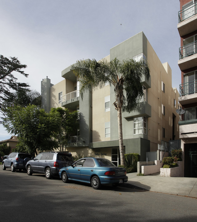 Valley Spring Apartments in North Hollywood, CA - Foto de edificio