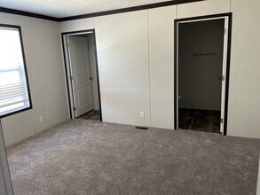 39 Armstrong Ave in Flushing, MI - Building Photo - Building Photo