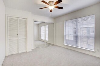3400 Timmons Ln in Houston, TX - Building Photo - Building Photo